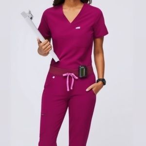 NWT - FIGS - YOLA HIGH-WAISTED SCRUB PANTS MAGENTA SIZE MEDIUM